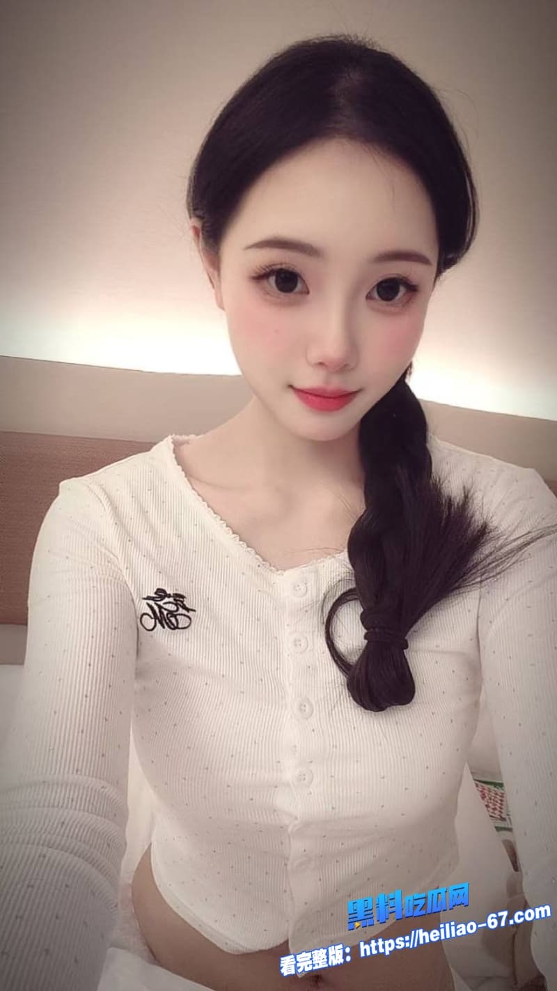 海角姐弟乱伦姐夫被灌醉后直接在客厅中爆操姐姐黑丝美腿超诱惑4