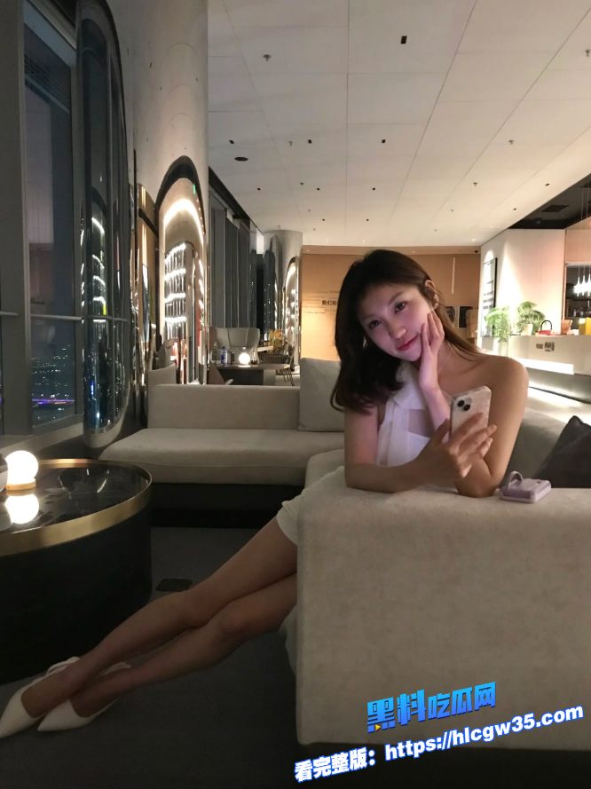 抖音反差婊母狗立盐盐高价定制骚舞长腿黑丝翘臀半漏福利视频简直判若俩人 2 抖音反差婊母狗立盐盐高价定制骚舞长腿黑丝翘臀半漏福利视频简直判若俩人 2
