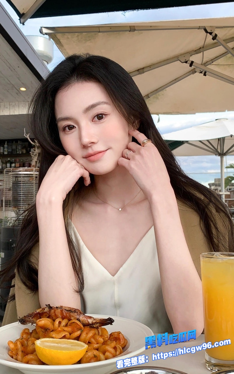大哥外出工作出差帅气的大学生弟弟精虫上脑居然强行与美艳嫂嫂发生不可描述的事情1