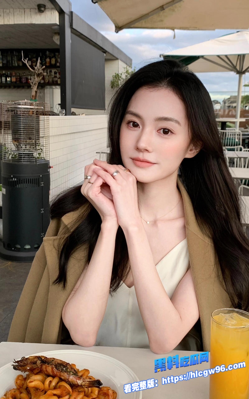 大哥外出工作出差帅气的大学生弟弟精虫上脑居然强行与美艳嫂嫂发生不可描述的事情3