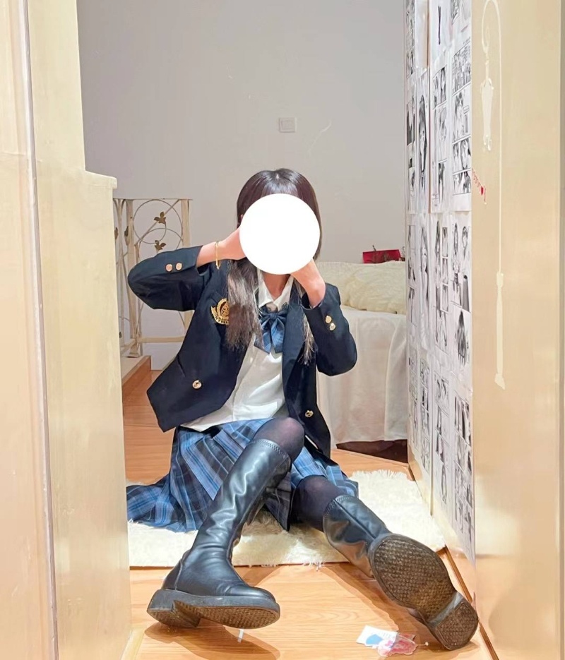 JK黑丝制服大学生2 JK黑丝制服大学生2