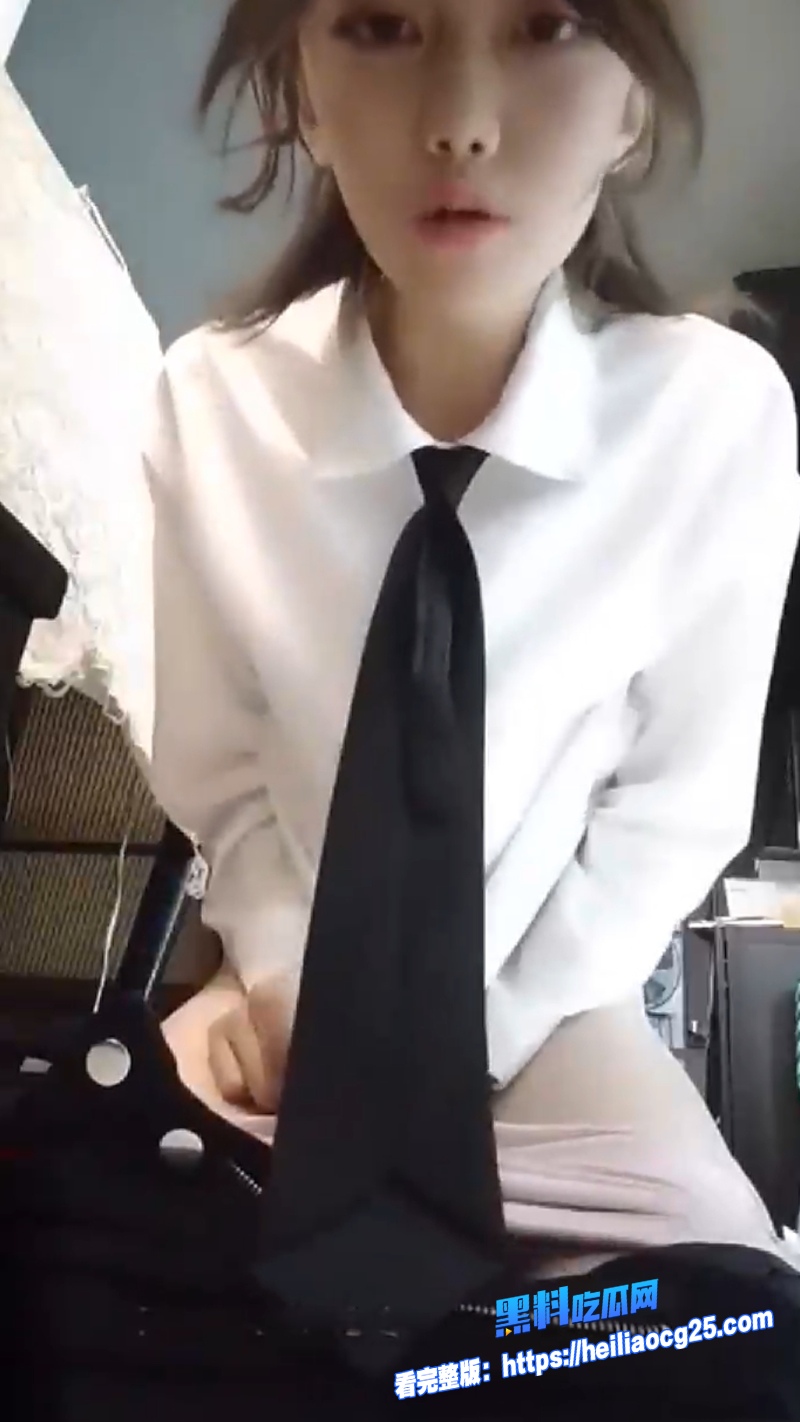 抖音网红比奇堡名媛贺子涵8