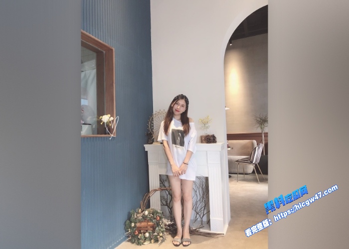 推特博主岁月了然婚后偷情视频被绿帽老公爆出温柔知性美女人妻在私下更加的反差 图3WH700x500px