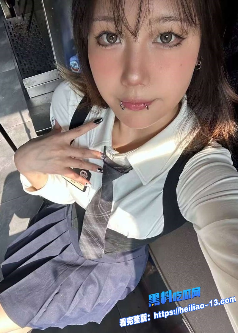 广西符文战士巨乳舌钉唇钉骚母狗刘紫鑫不雅视频流出 5