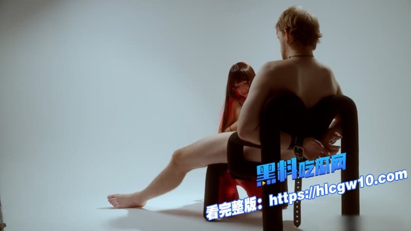 OnlyFans日本顶流符文女神MeltyMelu齐刘海红挑染反差戴眼镜甜酷炸裂调教白男视频曝光8