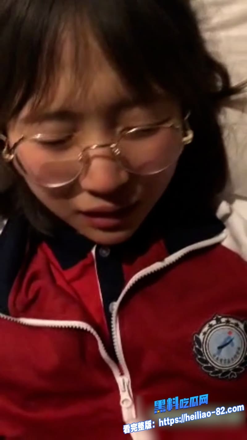 河南实验中学清纯学霸柯晗星18岁极品嫩穴与男友激情视频流出3