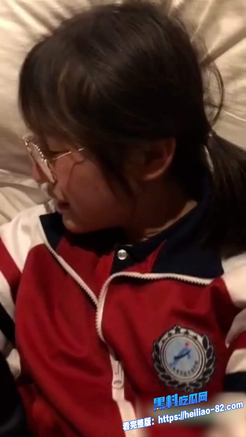 河南实验中学清纯学霸柯晗星18岁极品嫩穴与男友激情视频流出5
