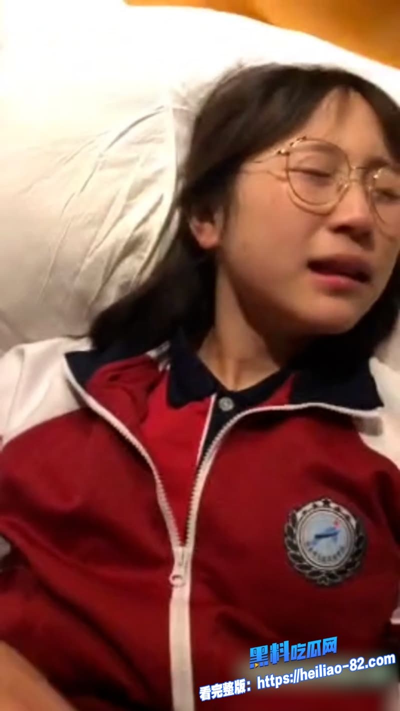 河南实验中学清纯学霸柯晗星18岁极品嫩穴与男友激情视频流出6