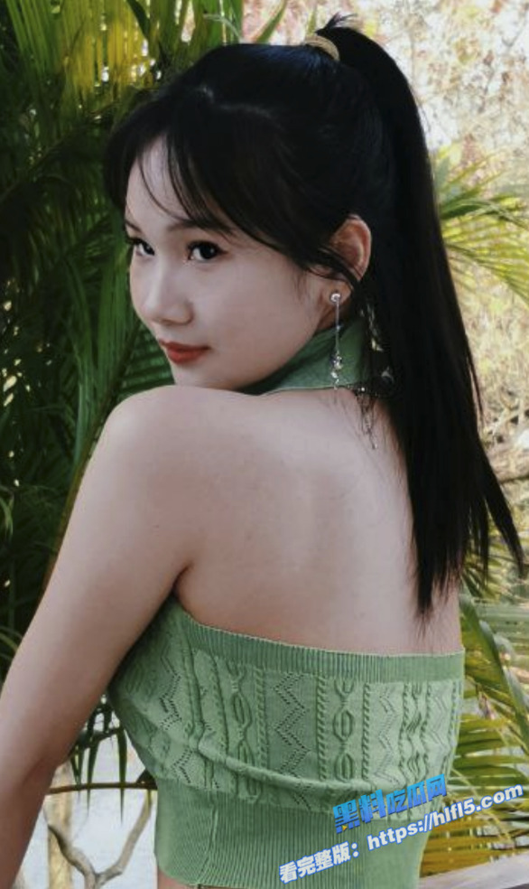 瓜友投稿 大学女朋友 李玲娜 一条骚母狗，表面清纯其实背地里喜欢给男人舔鸡巴2