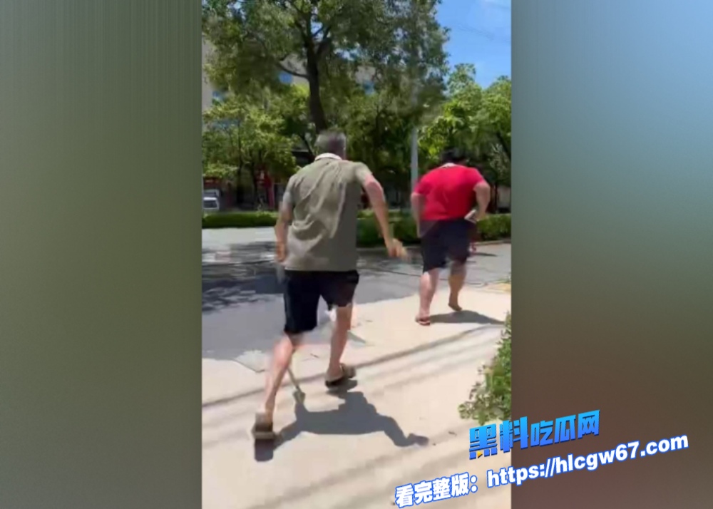 福建泉州肥宅试图强奸69岁老太视频独家曝光!行凶时被路人发现当场制服 小伙子兴趣爱好很特殊,弄的老太太嗷嗷大哭图6 福建泉州肥宅试图强奸69岁老太视频独家曝光!行凶时被路人发现当场制服 小伙子兴趣爱好很特殊,弄的老太太嗷嗷大哭图6