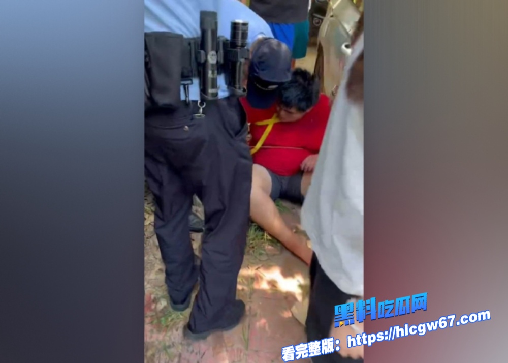 福建泉州肥宅试图强奸69岁老太视频独家曝光!行凶时被路人发现当场制服 小伙子兴趣爱好很特殊,弄的老太太嗷嗷大哭图7 福建泉州肥宅试图强奸69岁老太视频独家曝光!行凶时被路人发现当场制服 小伙子兴趣爱好很特殊,弄的老太太嗷嗷大哭图7