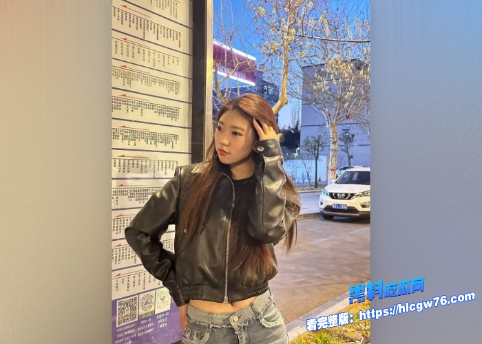 瓜友投稿5线小城市台球厅一个少妇前台打台球的时候花了200助教费用轻松拿下瓜友看看绝对超值 图3