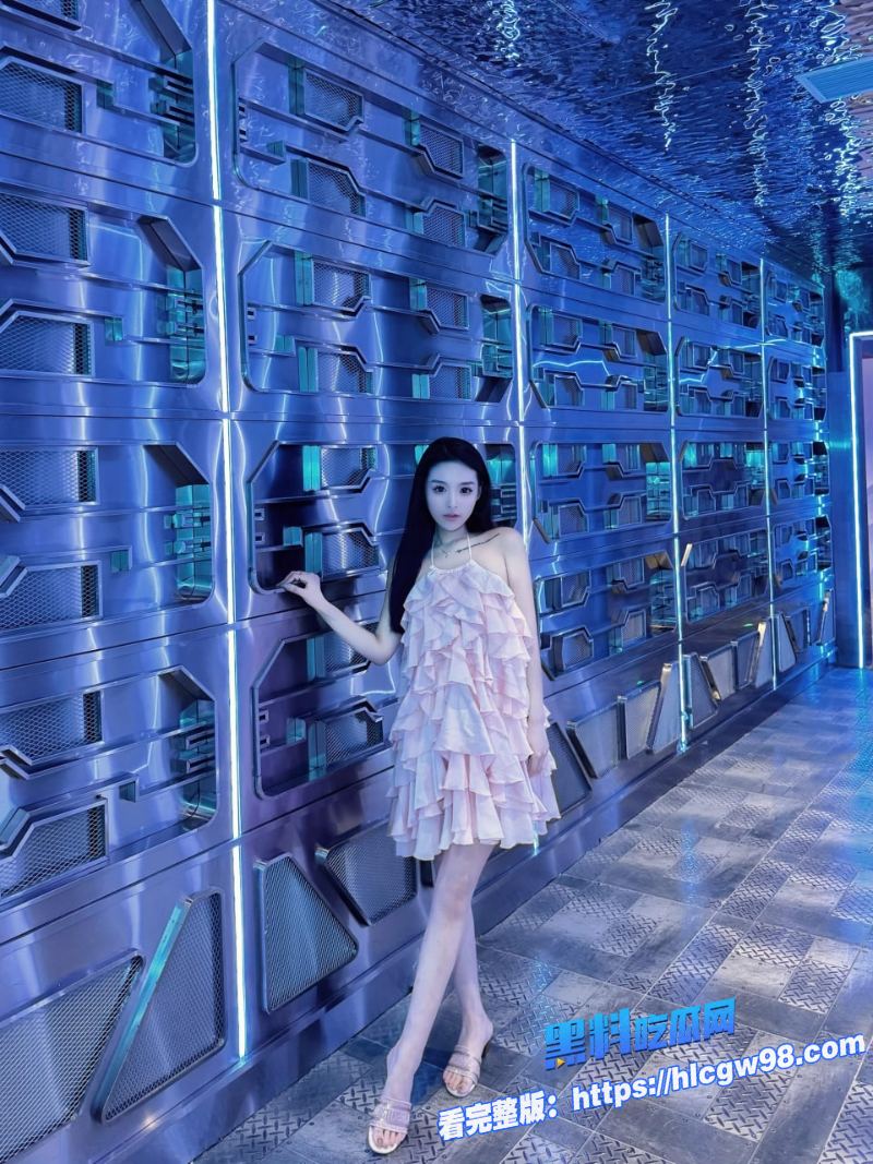 寸止挑战儿子双飞岳母妈妈两个极品少妇轮流争夺儿子大屌互相争宠比谁更浪最后双双跪求内射1