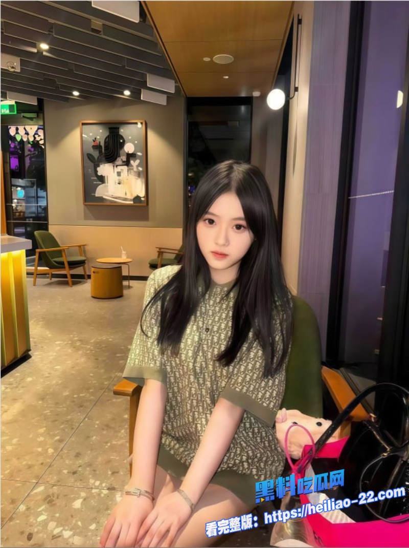 潜规则成都天堂洲际酒店前台美女夏梦依加班夜被公司主管拉进酒店房间2