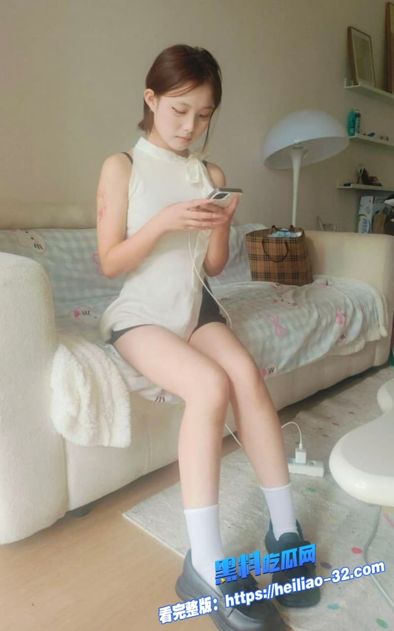高颜值反差萝莉女友与男友酒店激战视频流出露脸口交大屌后被疯狂中出粉嫩骚穴 7 高颜值反差萝莉女友与男友酒店激战视频流出露脸口交大屌后被疯狂中出粉嫩骚穴 7