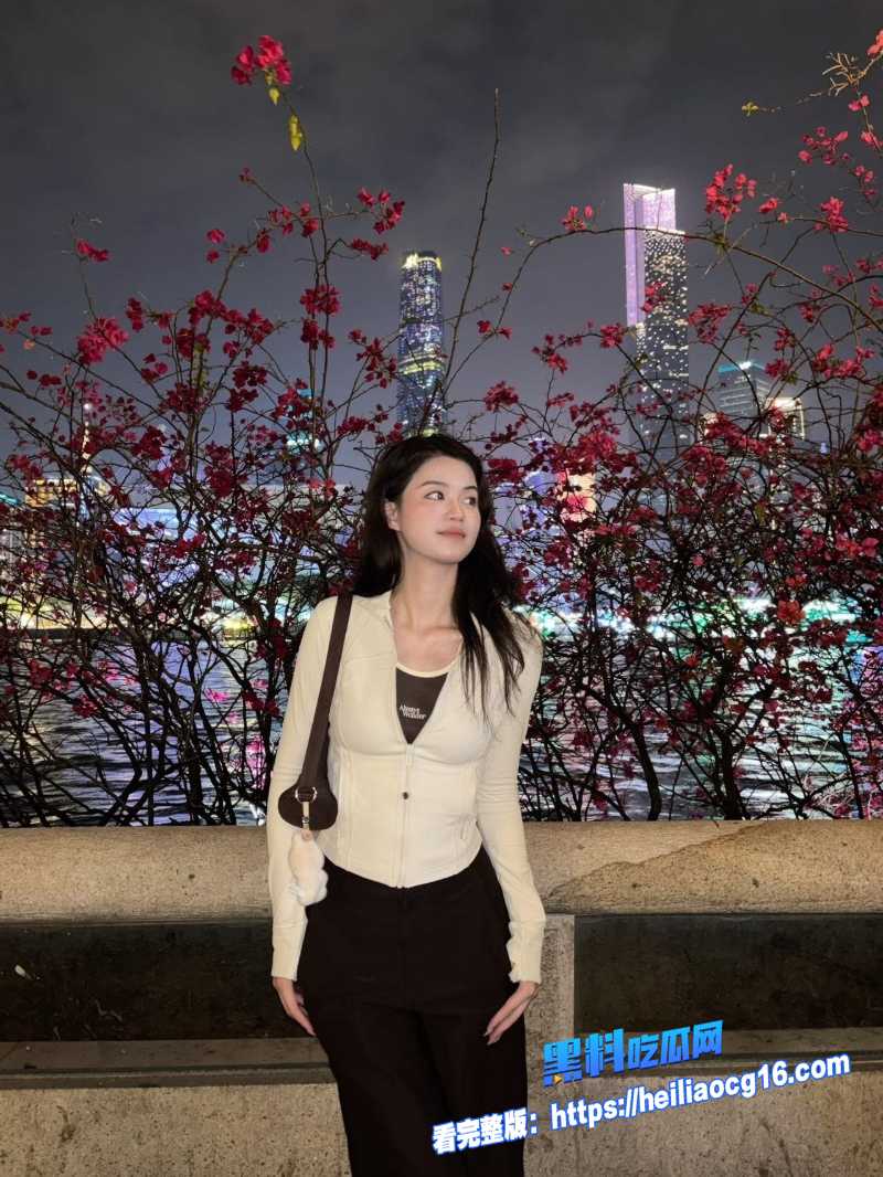 高颜值眼镜嫩妹UU睡不着3 高颜值眼镜嫩妹UU睡不着3
