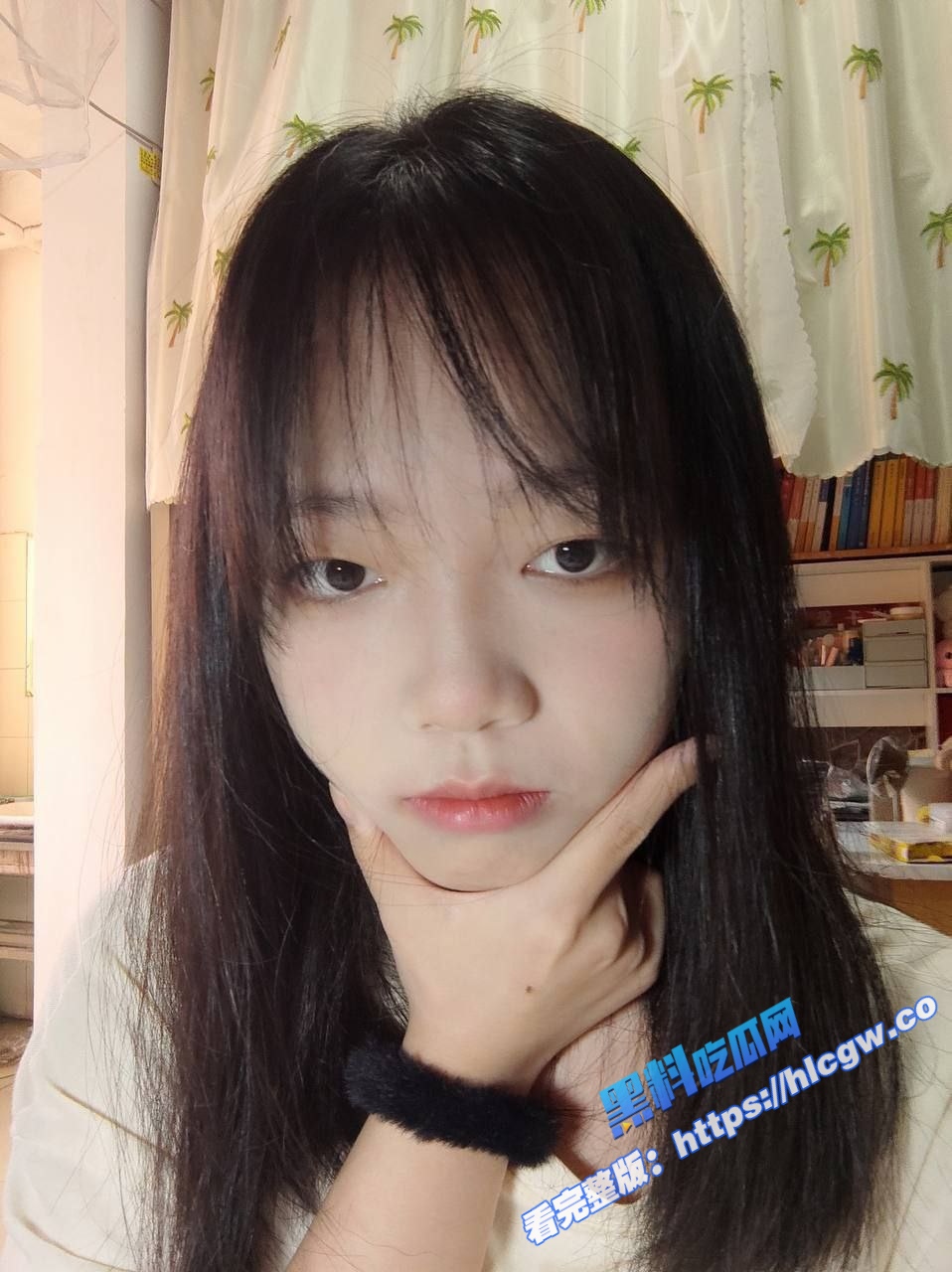 喜欢学生妹的兄弟们爽啦!清纯甜美小学妹大量自拍视频泄密 全裸发骚自慰满脸写着来肏我!5 喜欢学生妹的兄弟们爽啦!清纯甜美小学妹大量自拍视频泄密 全裸发骚自慰满脸写着来肏我!5
