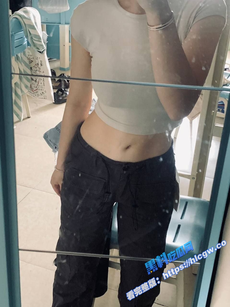 喜欢学生妹的兄弟们爽啦！清纯甜美小学妹大量自拍视频泄密 全裸发骚自慰满脸写着来肏我！7