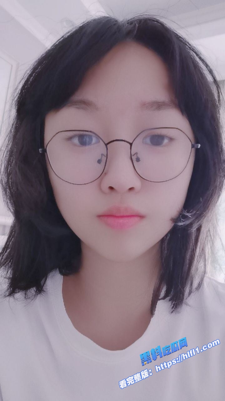武汉常青树实验学校 良家清纯小嫩妹 眼睛妹与男友激战 肥嫩鲍鱼流出大量白浆！4