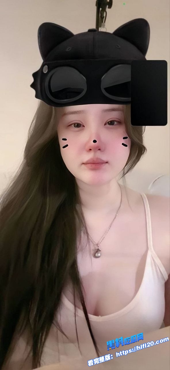 抖音巨乳小网红福利自慰不雅视频曝光 还以为是个乖乖女 实际上是个骚逼母狗！图4