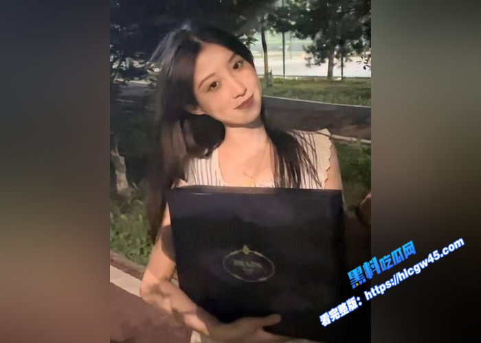 某高校高颜值校花 不雅吃鸡视频被曝光 人前冷艳优雅 床上就变成渴望肉棒的母狗 反差感爆棚14