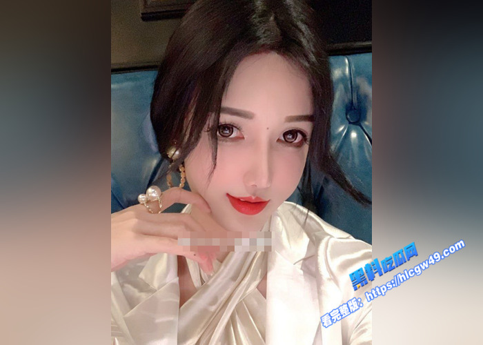 微博网红 顾灵曦 巨乳肥臀被金主爸爸包养 一对超级大灯 被金主后入爆操她的骚穴1