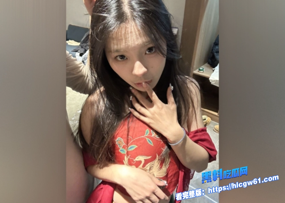 福建反差女大学生完美露脸清新可爱皮肤白皙遭男友泄漏性爱视频母狗上位还喜欢咬自己手指骚样尽显 9
