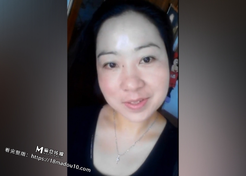 饥渴淫荡气质熟女富婆找肌肉男舔逼酒店开房性爱视频流出一顿骑乘抱着猛操嘴里喊着用力干我完美露脸 1