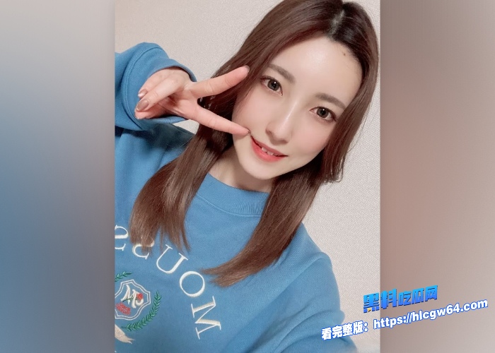 黑料解说寂寞淫妻爱上强暴她的摄影邻居森泽佳奈儿子回来时在儿子面前假装锻炼身后被摄影师狂插身材还是一如既往天花板 图4