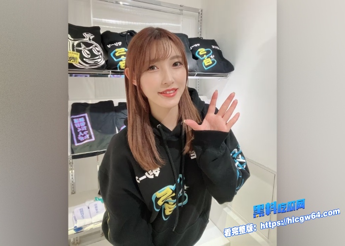 黑料解说寂寞淫妻爱上强暴她的摄影邻居森泽佳奈儿子回来时在儿子面前假装锻炼身后被摄影师狂插身材还是一如既往天花板 图11