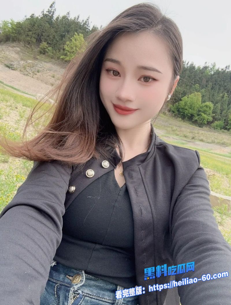 姨子洗澡裹浴巾求姐夫涂精油按摩到跨坐腿上主动开干 5