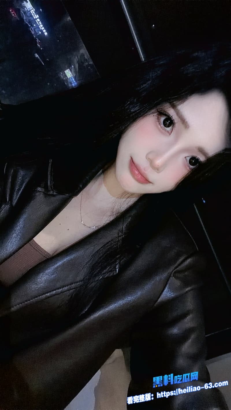 极品美乳老师出轨学生家长穿着开档牛仔裤楼梯间做爱各种姿势轮番上阵胆子是真大1