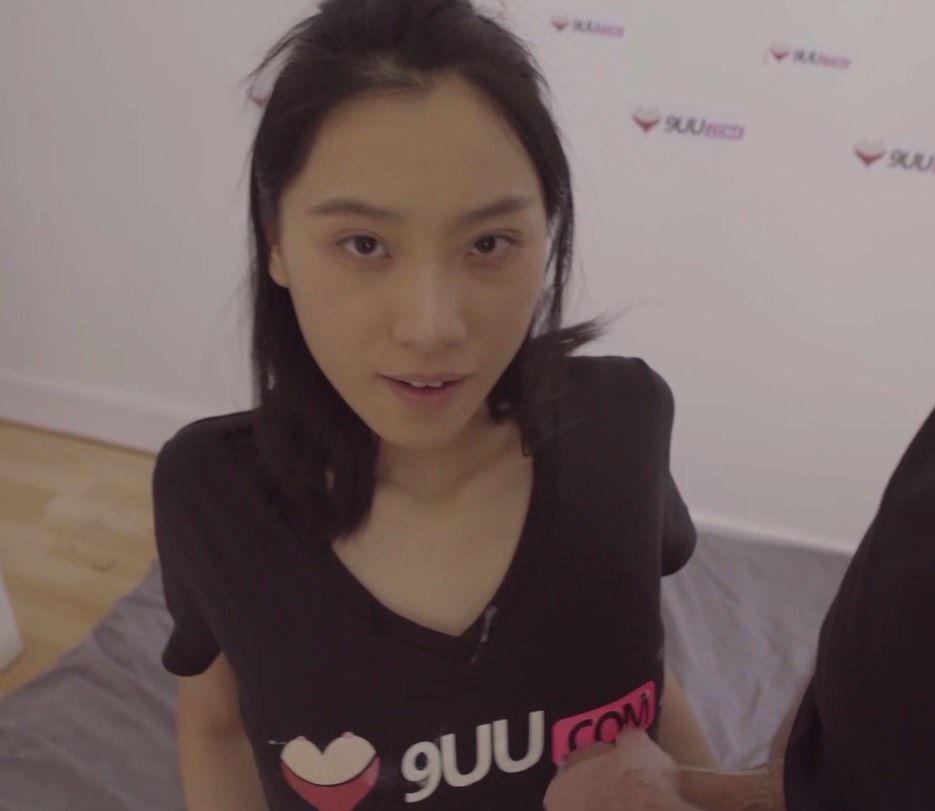 黑丝性感 刘玥 留学生来例假甘心给男朋友手口服务4 黑丝性感 刘玥 留学生来例假甘心给男朋友手口服务4
