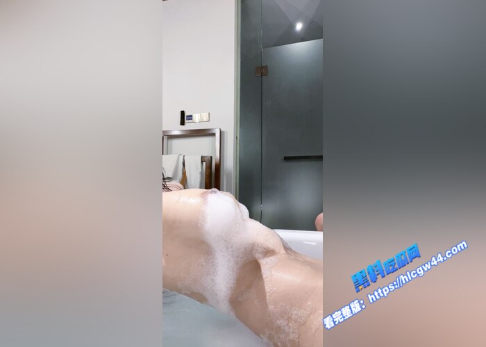 秀人网反差模特 王馨瑶 金主私人定制福利流出 肤白貌美巨乳细腰 让人把持不住40