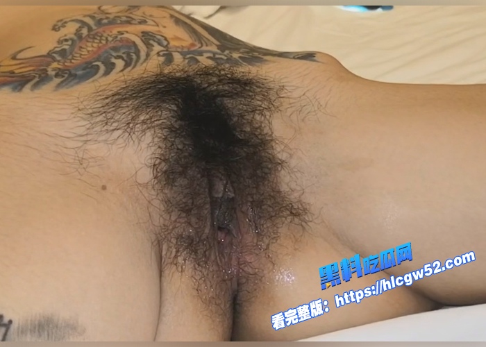抖音纹身网红玉儿出席活动惨遭别人下药迷奸全身上下被肆意玩弄多毛黑穴直接无套内射 图12WH700x500px