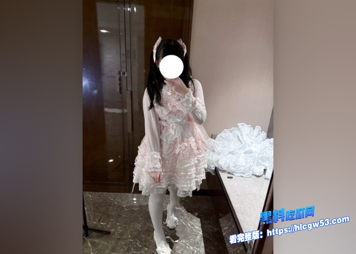 日本可爱巨乳萝莉居家自拍不雅视频抖音风裸舞卡点完美展示傲人双乳小小年纪大大的奶子 图18WH700x500px