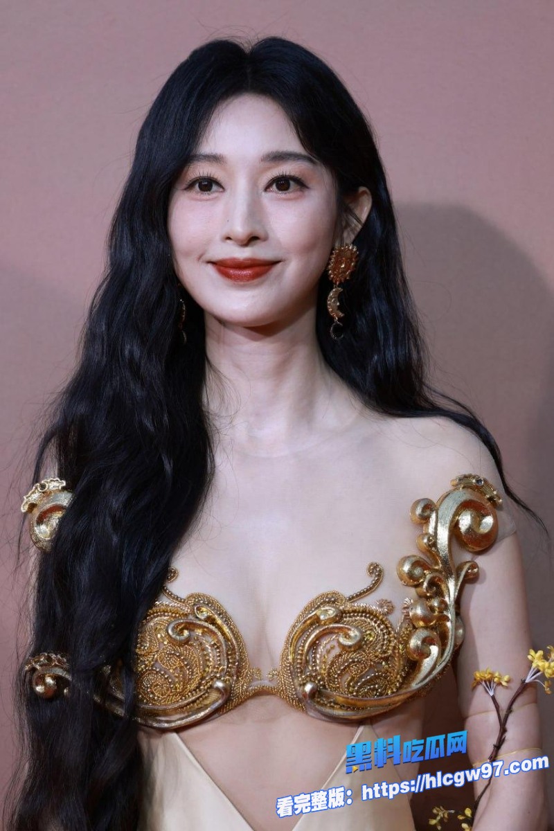 浪姐御姐女明星张俪车内约会小鲜肉杨旭文 7