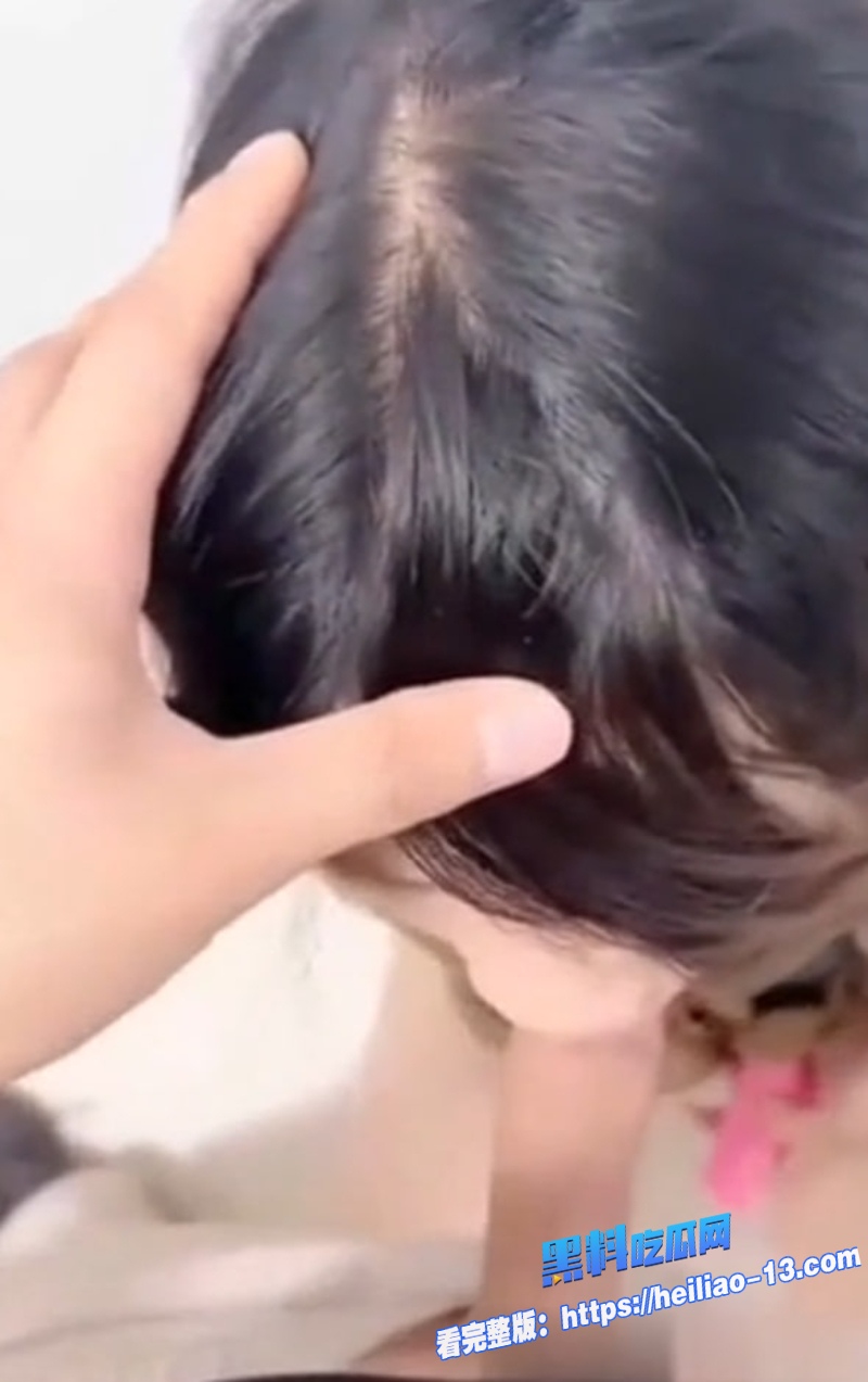清纯可爱的妹妹完成哥哥的任务带着跳蛋出门回来后发情淫水泛滥与哥哥一起禁忌乱伦5
