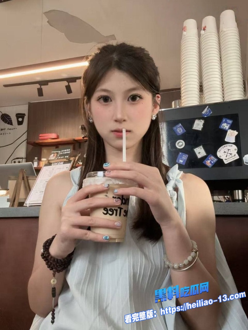酒店调教超清纯小蛋糕汪晴婧白丝吊带乖乖张开M腿猛抽 2