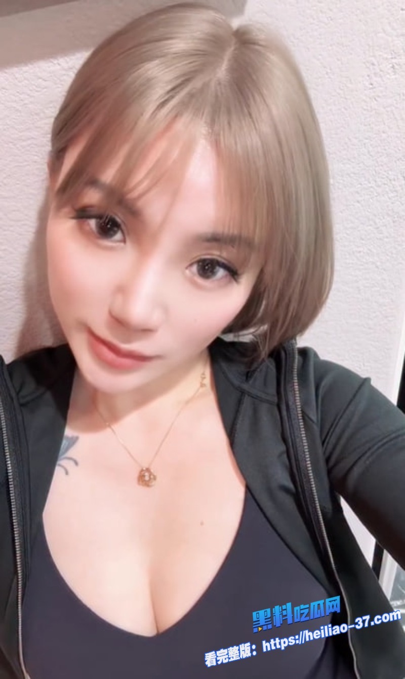国产网黄情侣D先生与C小姐娇妻小皮短裙配黑丝大长腿5