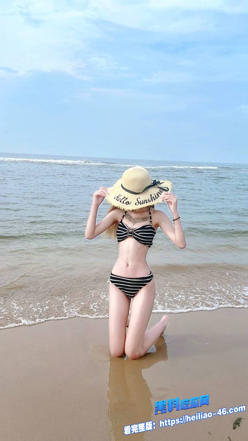 海角兄妹乱伦骚货小表妹身穿JK制服与哥哥在天台上做爱极品白虎嫩穴看的小编下面都要硬爆了2 海角兄妹乱伦骚货小表妹身穿JK制服与哥哥在天台上做爱极品白虎嫩穴看的小编下面都要硬爆了2