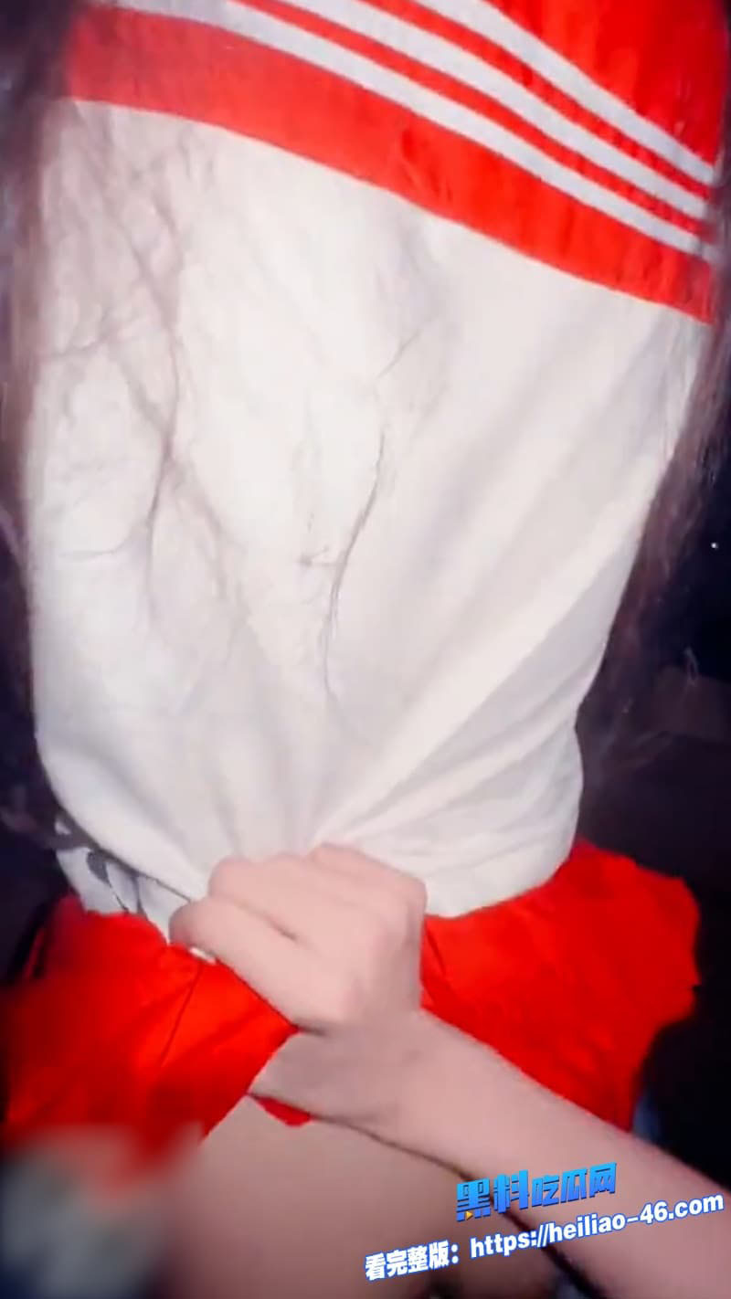 海角兄妹乱伦骚货小表妹身穿JK制服与哥哥在天台上做爱极品白虎嫩穴看的小编下面都要硬爆了5 海角兄妹乱伦骚货小表妹身穿JK制服与哥哥在天台上做爱极品白虎嫩穴看的小编下面都要硬爆了5