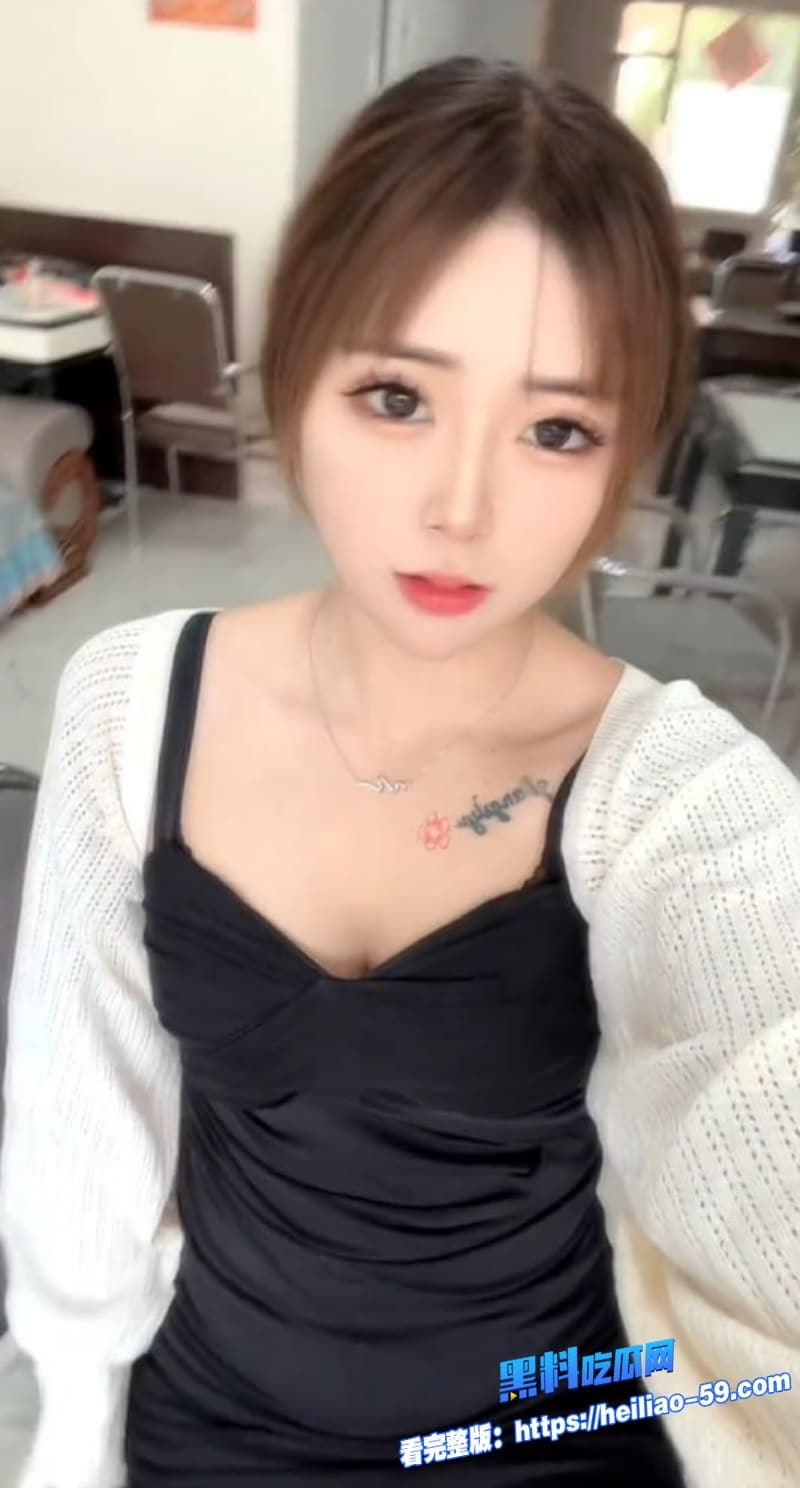 高颜值精神小妹直播吃鸡视频流出全程露脸狂舔巨屌长相清纯的被操到娇喘浪叫不停2 高颜值精神小妹直播吃鸡视频流出全程露脸狂舔巨屌长相清纯的被操到娇喘浪叫不停2