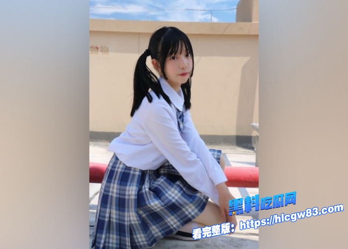 中秋兄妹乱伦视频流出 爸妈睡着溜进妹妹卧室 穿JK制服狂舔嫩穴跳蛋狂震阴蒂不敢出声偷偷爆操妹妹也太刺激了吧11