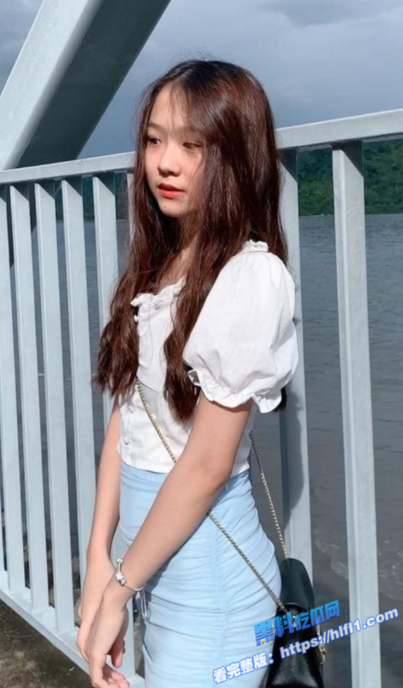 清纯美女想出名 遭遇网络面试诈骗 裸体三围身材测试的录屏全部流出！3