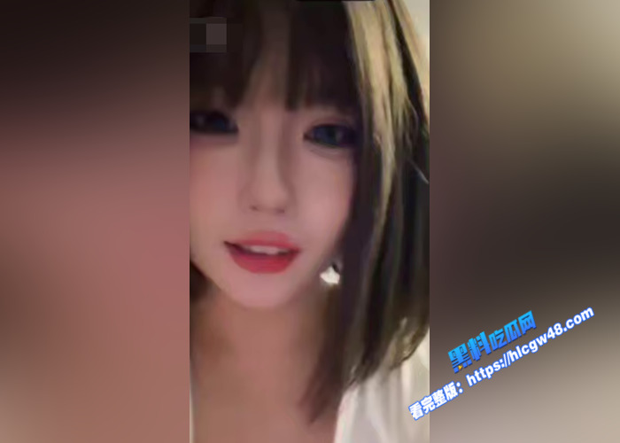 极品巨乳美少女 下海和金主1v1玩裸聊 听从金主远程指挥 舔奶头手指扣穴 小穴被扣的哗哗响 十分淫荡2 极品巨乳美少女 下海和金主1v1玩裸聊 听从金主远程指挥 舔奶头手指扣穴 小穴被扣的哗哗响 十分淫荡2