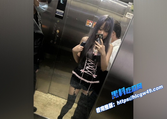河北保定二次元少萝 张芯佳 大尺度不雅视频流出 道具加手指疯狂蹂躏小穴 骚气十足！ 3WH700x500px1