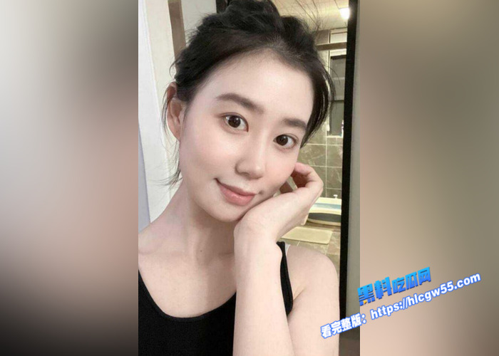 济南26岁小少妇 何敏洁 穿着情趣内衣给土豪老公足交 主动扶套插入 后入骑乘骚的要命1 济南26岁小少妇 何敏洁 穿着情趣内衣给土豪老公足交 主动扶套插入 后入骑乘骚的要命1