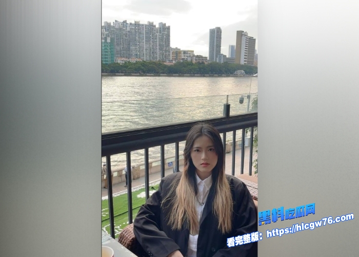 南宁中医药大学李青青与体育生约炮视频流出镜前自拍被炮友激情后入带着眼镜极致骚荡反差4