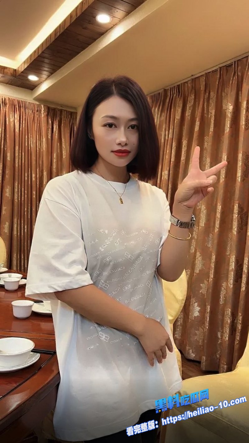 北京顶级少妇杨淑晴到了如狼似虎般的年纪克制不住内心欲望1